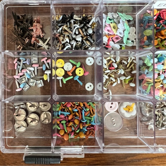 Paper Crafting Brads - 2 boxes with an assortment - Picture 10 of 11